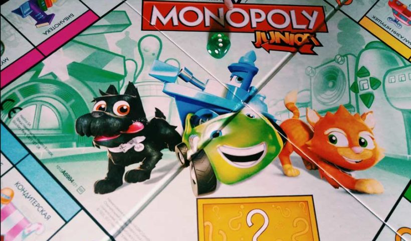 настольная игра Монополия от Hasbro